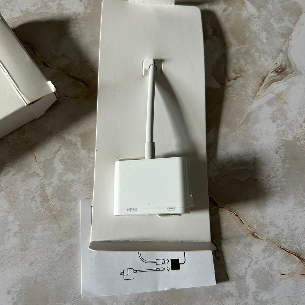 Lightning Digital AV Adapter - HDMI - iPhone iPad iPod - Picture 3 of 4